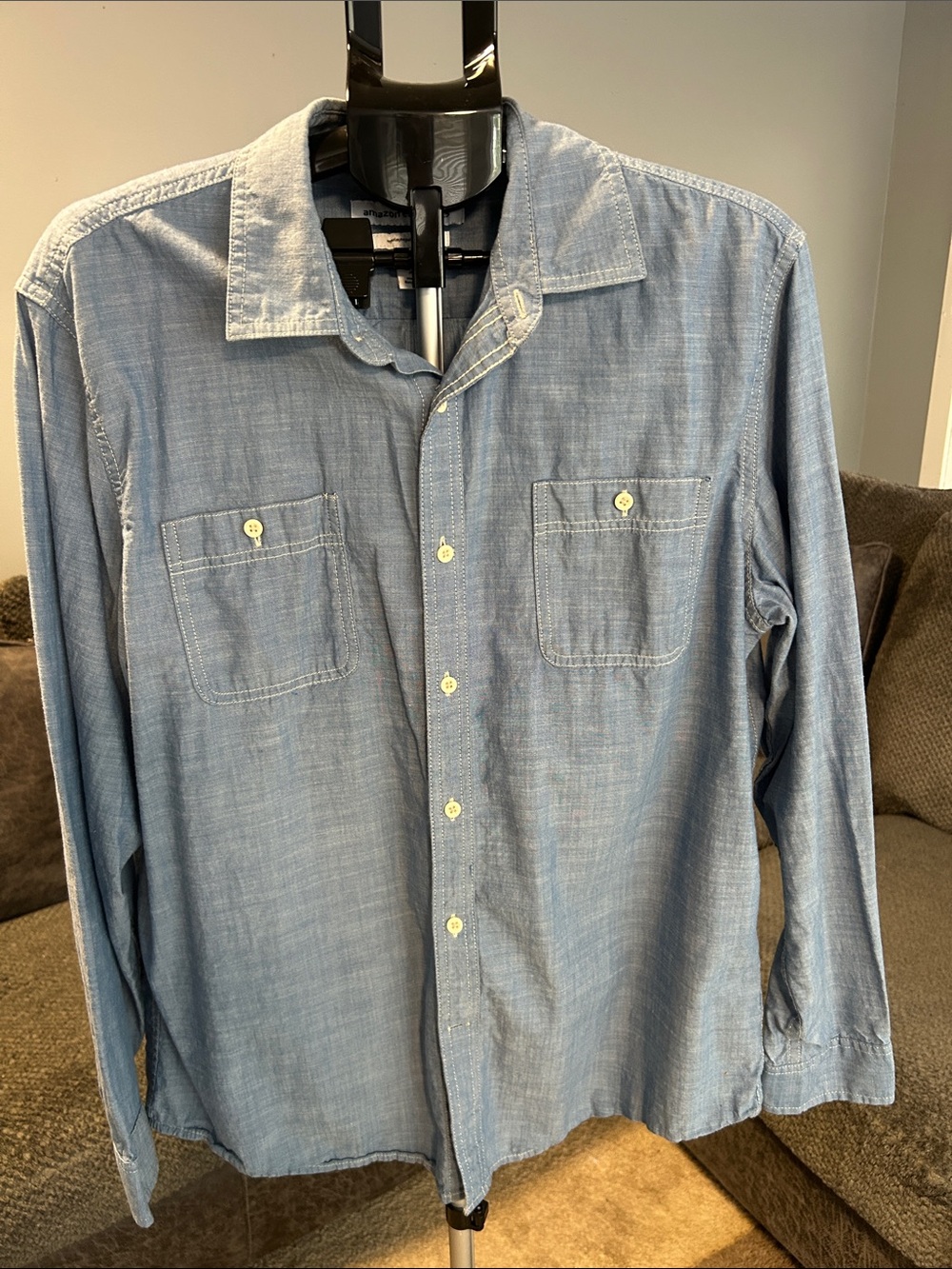 Amazon Essentials Men's Chambray Button-Down Shirt in Light Blue